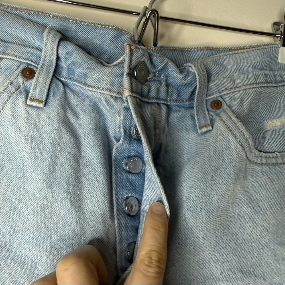 LEVI’s 501 Distressed Button Fly Rigid Denim Light Wash Summer Jean Shorts - Picture 2 of 6